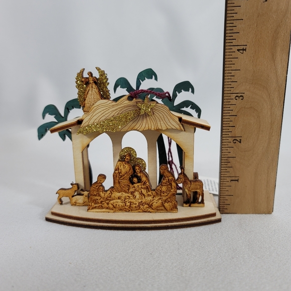 Ginger Cottages Nativity Scene - Picture 12 of 16